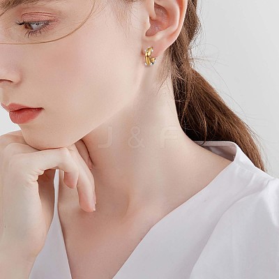Shell Pearl C-shape Stud Earrings with Clear Cubic Zirconia JE948A-1