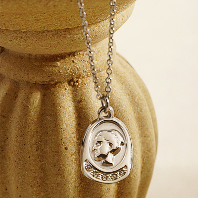 Elegant Vintage 304 Stainless Steel Portrait Pendant Necklace for Women. XP9608-2-1