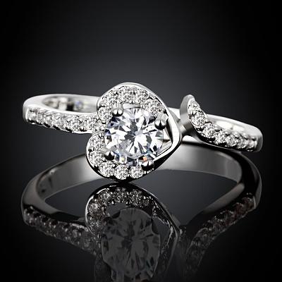 Classic Heart Brass Cubic Zirconia Rings for Women RJEW-BB06119-7D-1